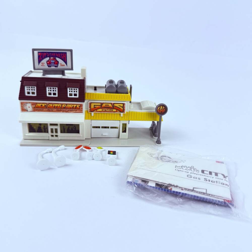 Vintage Micro Machines Ace Auto Parts and Gas Station Playset Galoob 1989